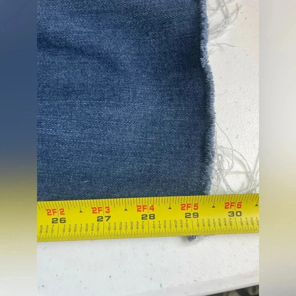 Judy Blue High Waisted Straight Fit Distressed Fray Hem Jeans 15/32 Plus EUC 021 - Picture 6 of 9
